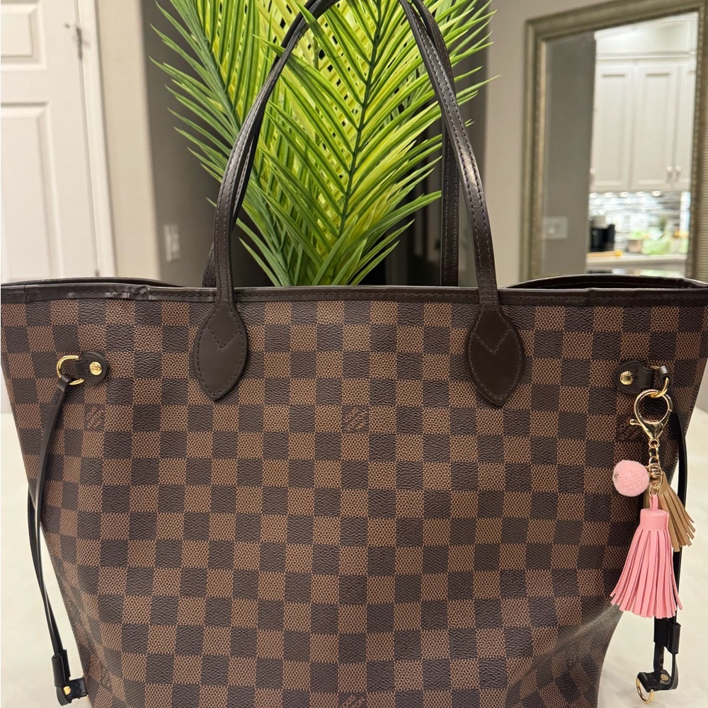 Authentic Louis Vuitton Neverfull